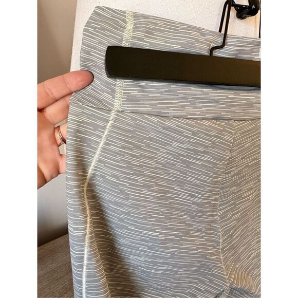 Gymshark Speed Leggings Green and Grey Stripes Women’s Size Small - Picture 9 of 11